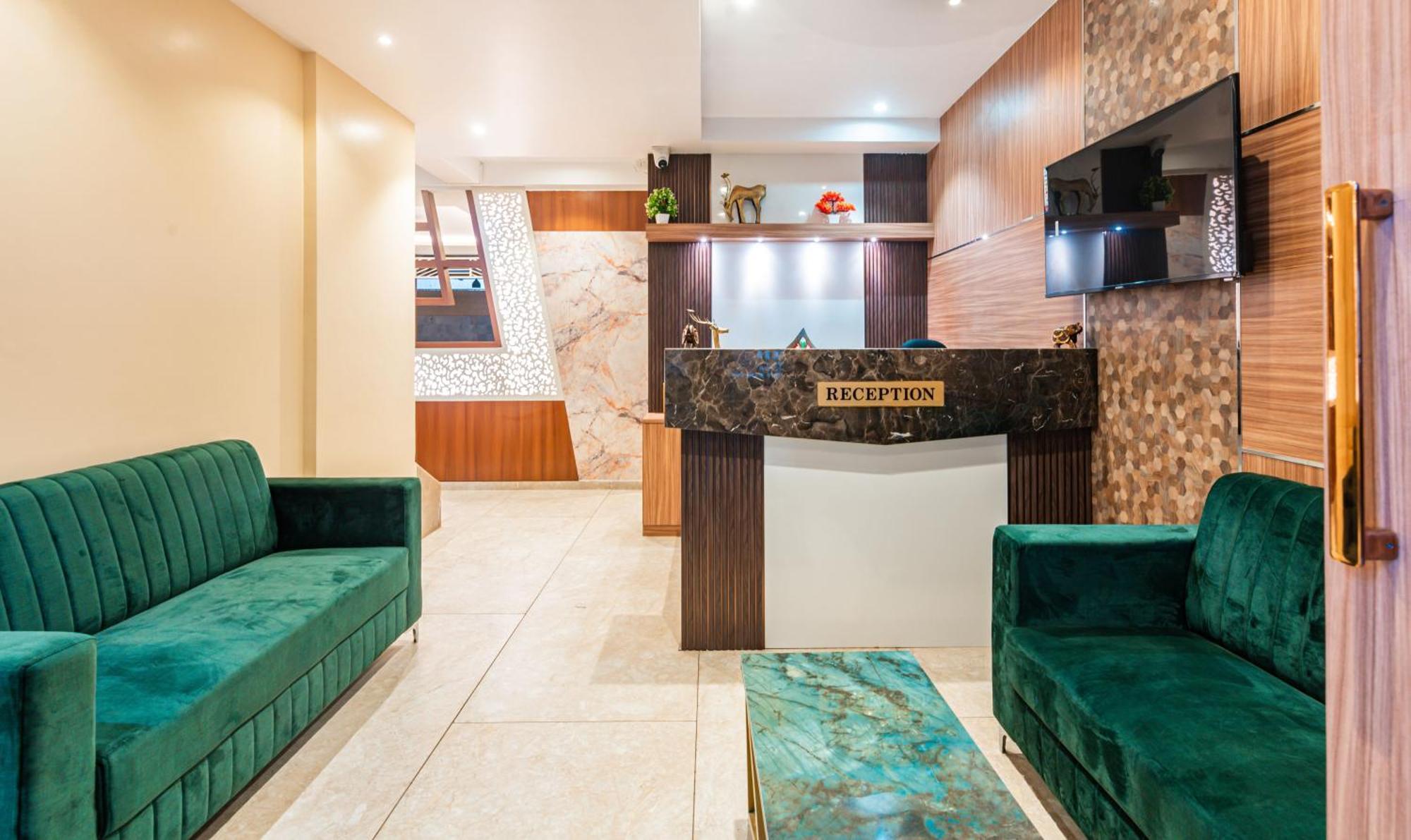 Lemon Wood Suites Pune Esterno foto